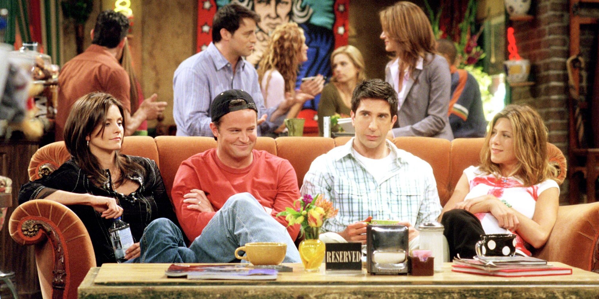 Friends Broke Its Biggest Central Perk Tradition In Just 3 Episodes