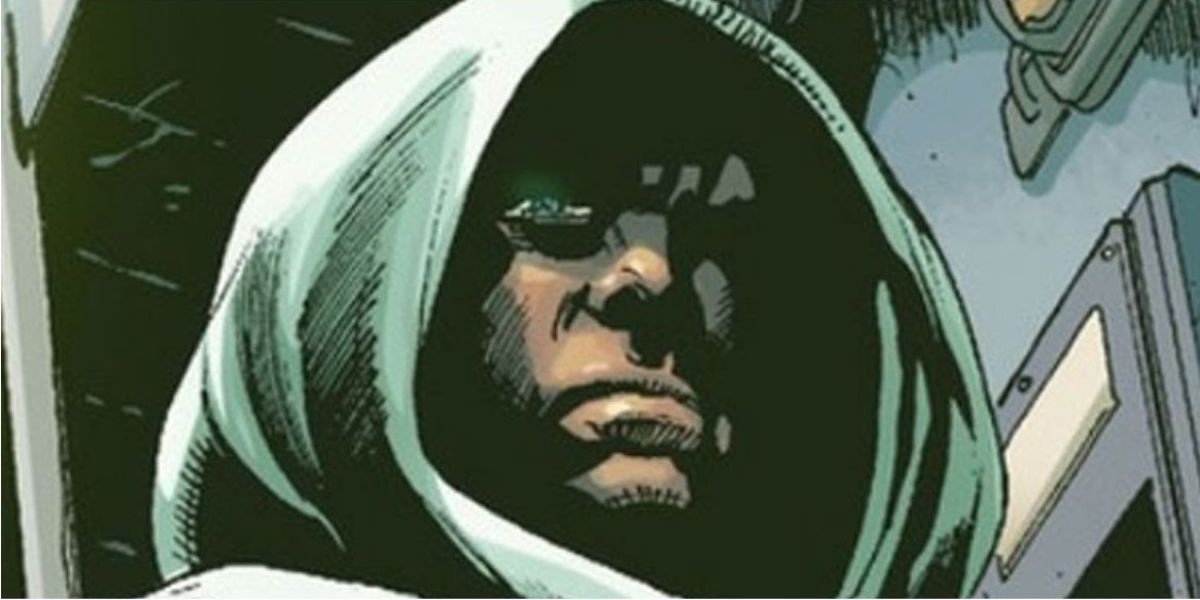 Mr.Oz watches Superman and his allies from afar