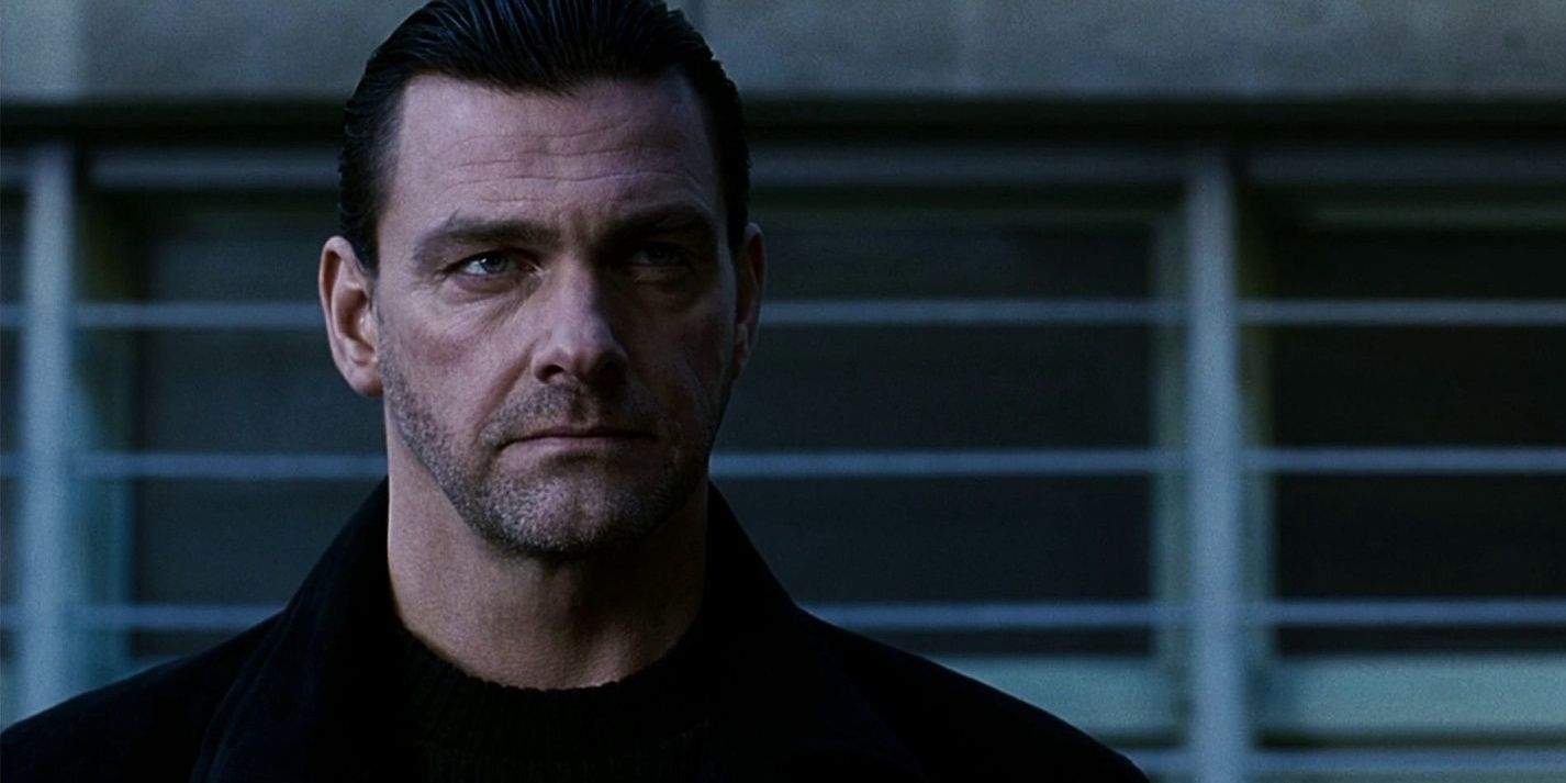 The Punisher looking off camera in Punisher: War Zone
