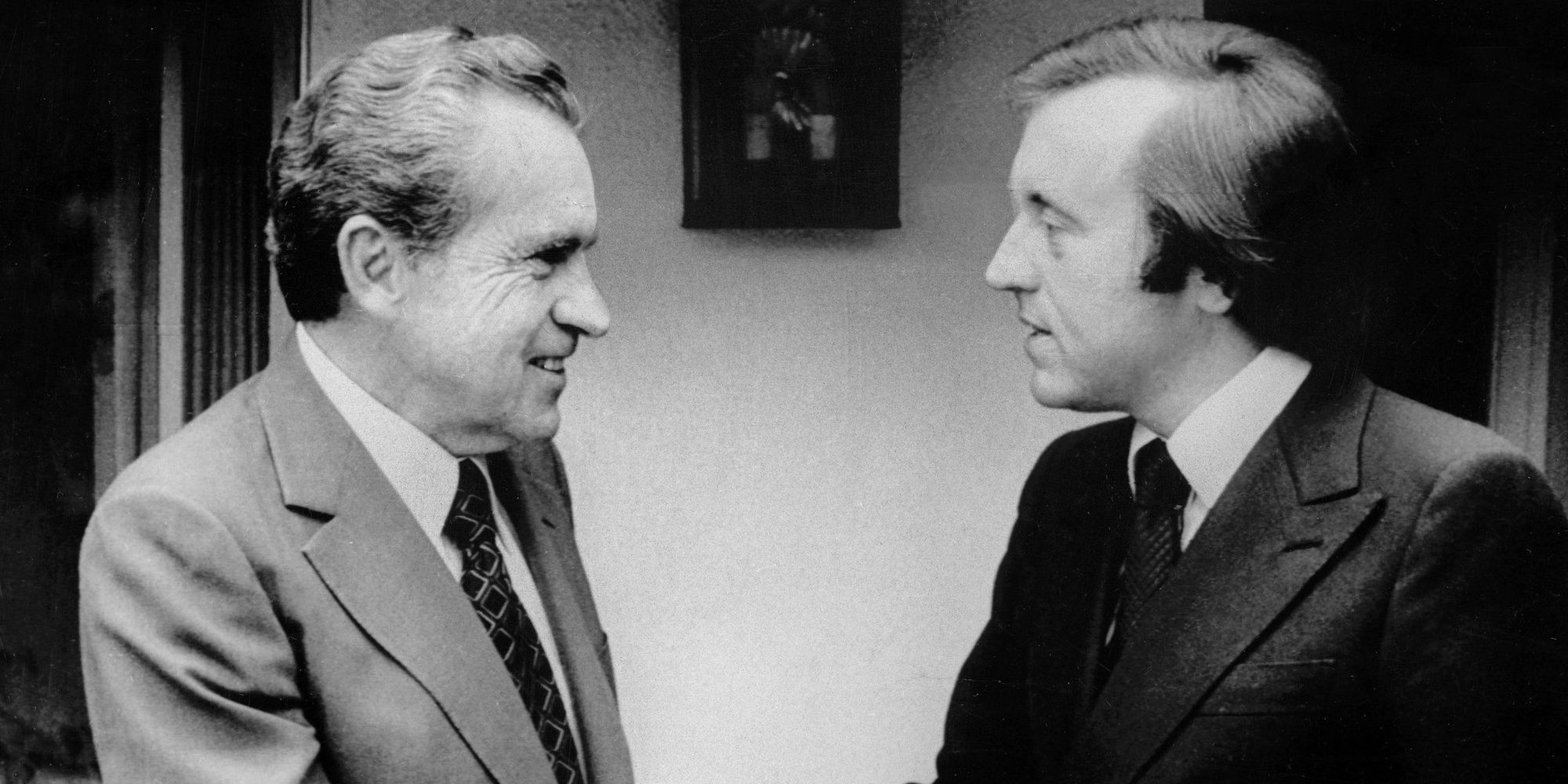 Richard Nixon shaking hands with David Frost 