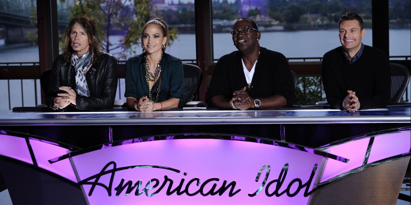 Steven Tyler, Jennifer Lopez, Randy Jackson and Ryan Seacrest at the judges table