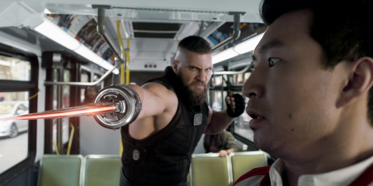 Razor Fist fights Shang-Chi on the bus