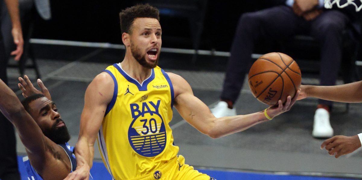Steph Curry playing basketball