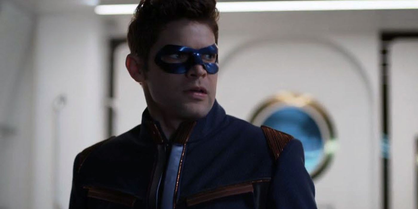 Winn in his simple Legion suit and silly mask