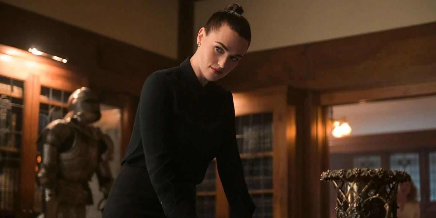 Lena Luthor in her study reading a book in Supergirl