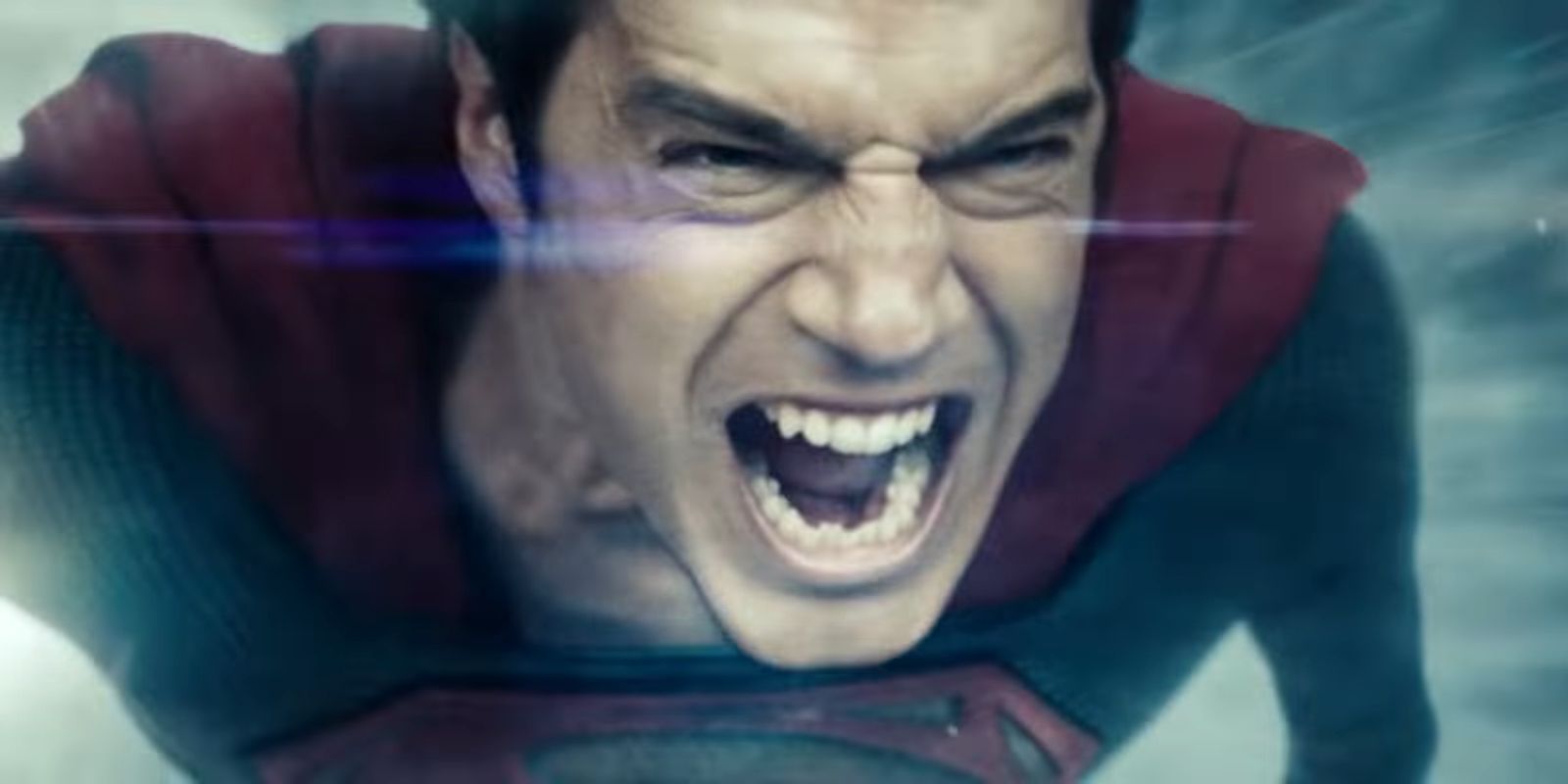 Superman voando para a Máquina Mundial em Man Of Steel (2013)