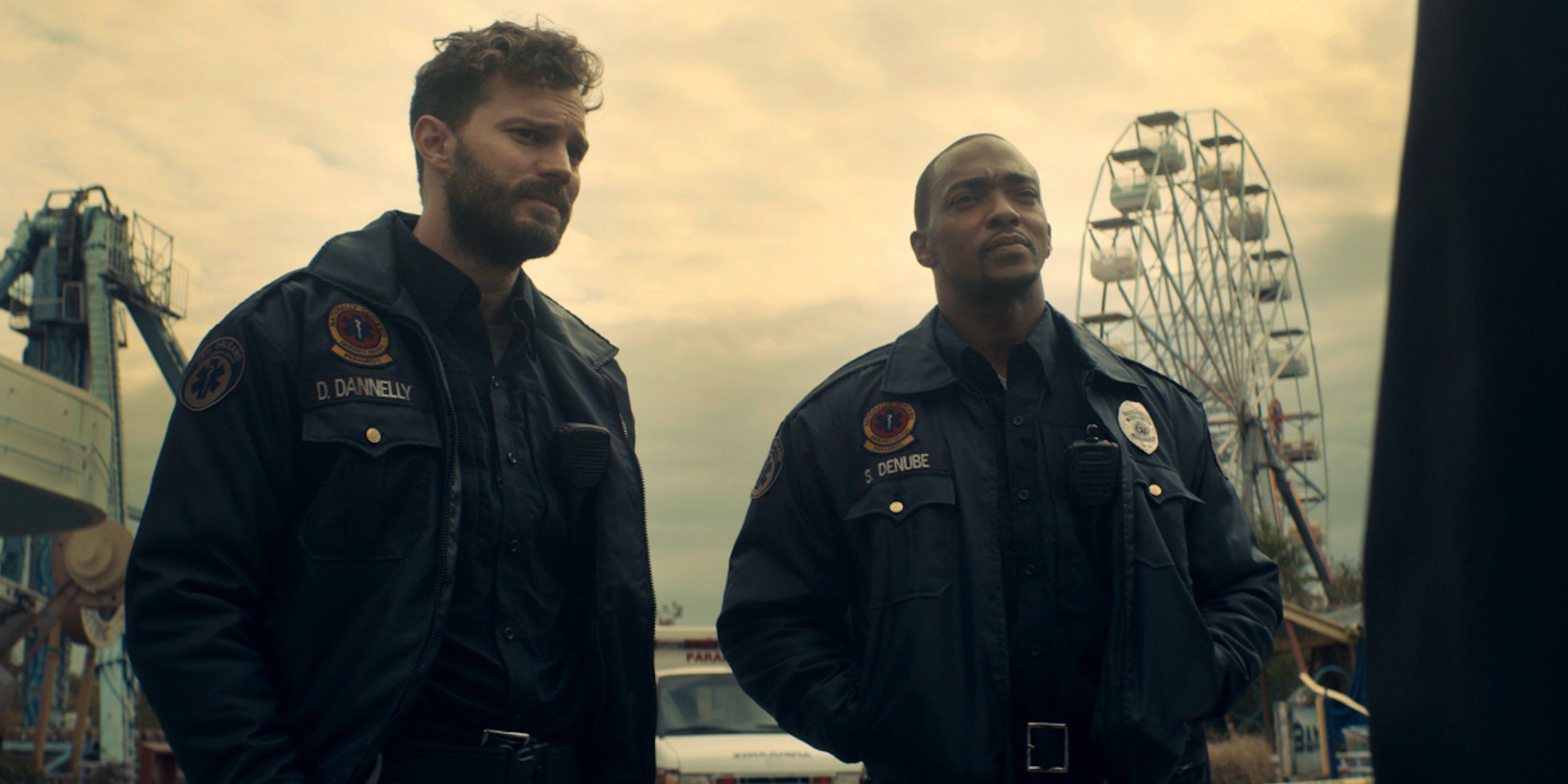 Jamie Dornan as Dennis Dannelly and Anthony Mackie as Steve Denube in Synchronic