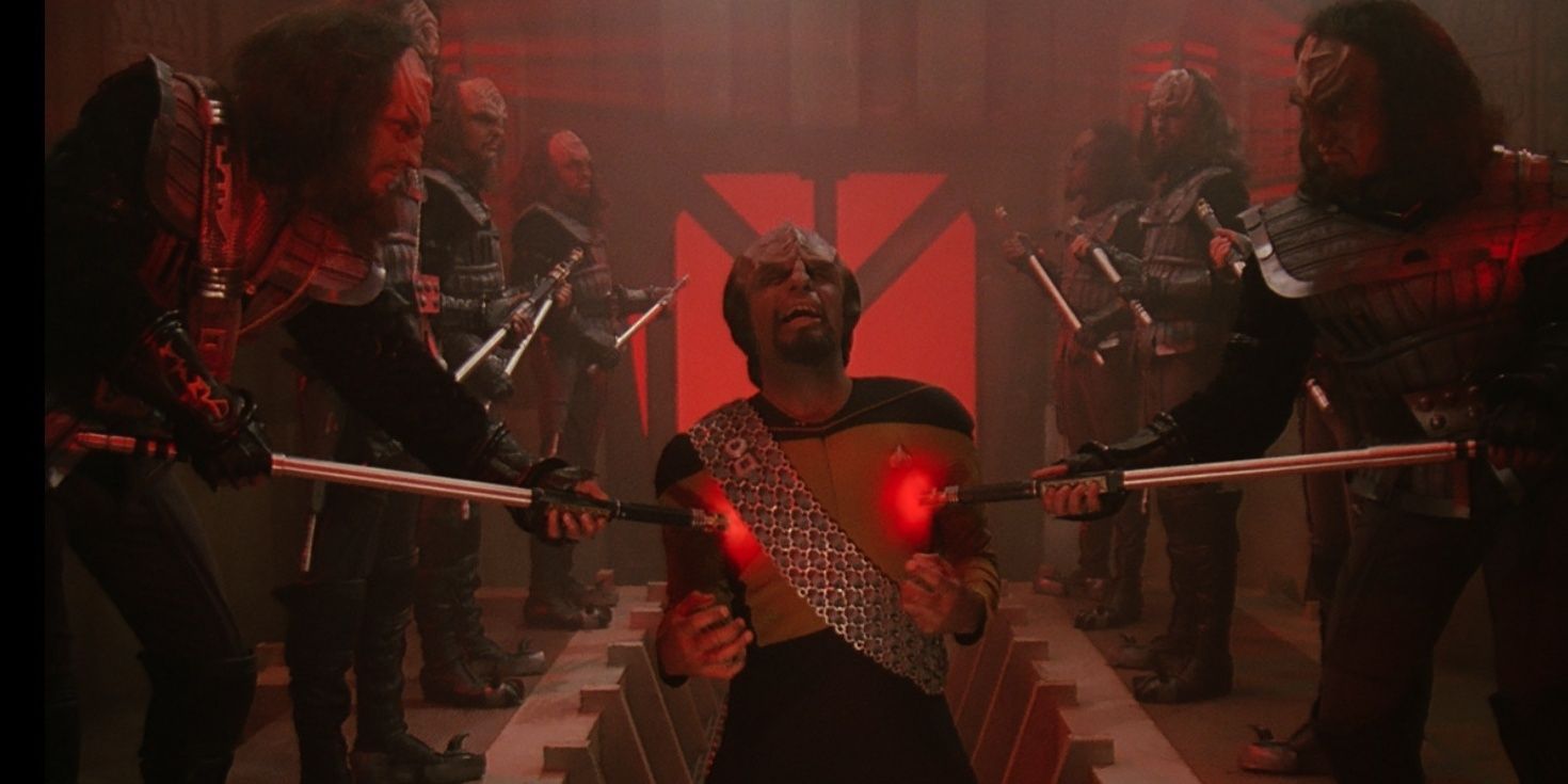 Worf being tortured by other Klingon