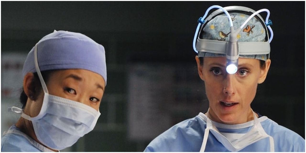 Teddy teaching Cristina During surgery in Grey&rsquo;s