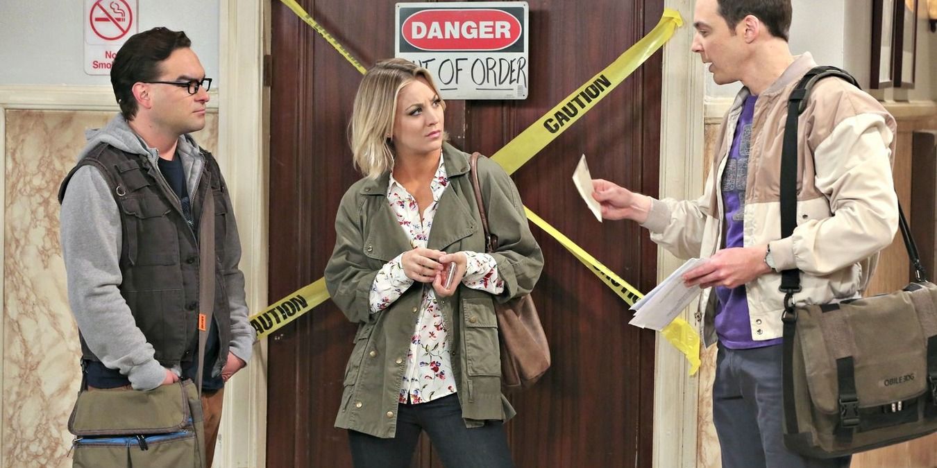The Big Bang Theory Leonard, Penny and Sheldon standing in front of the elevator
