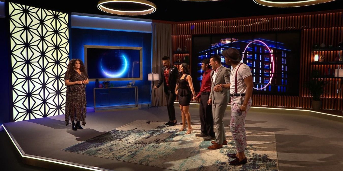 The Circle - Contestants lined up