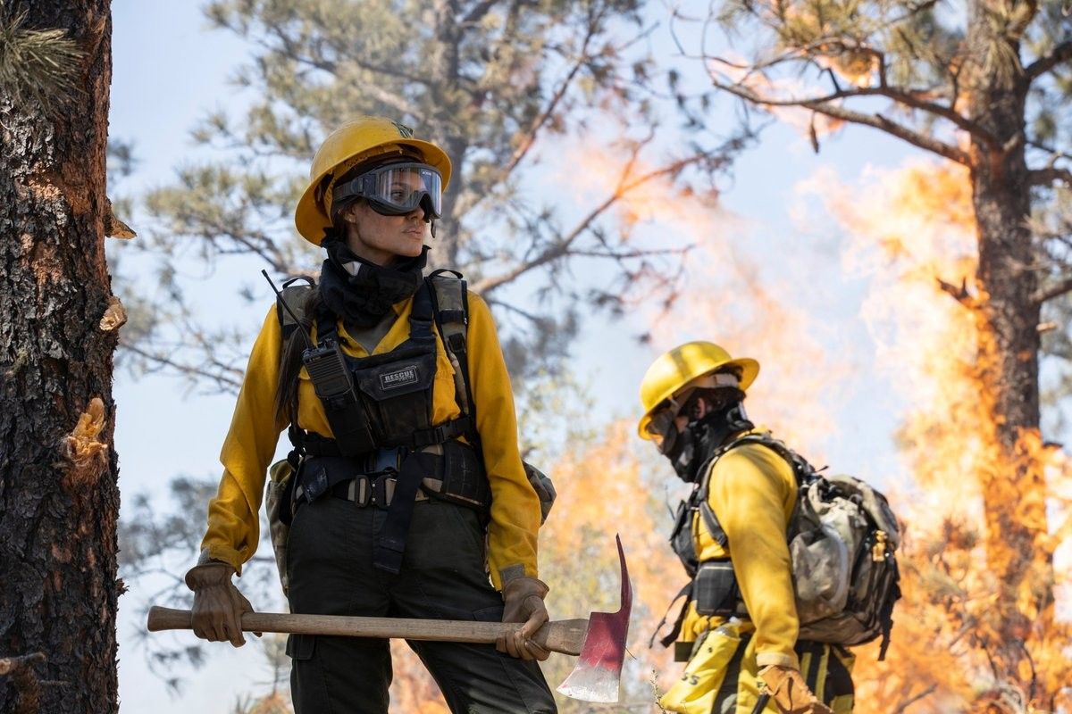 Angelina Jolie Is A Smokejumper In First Look Images At Her New Movie