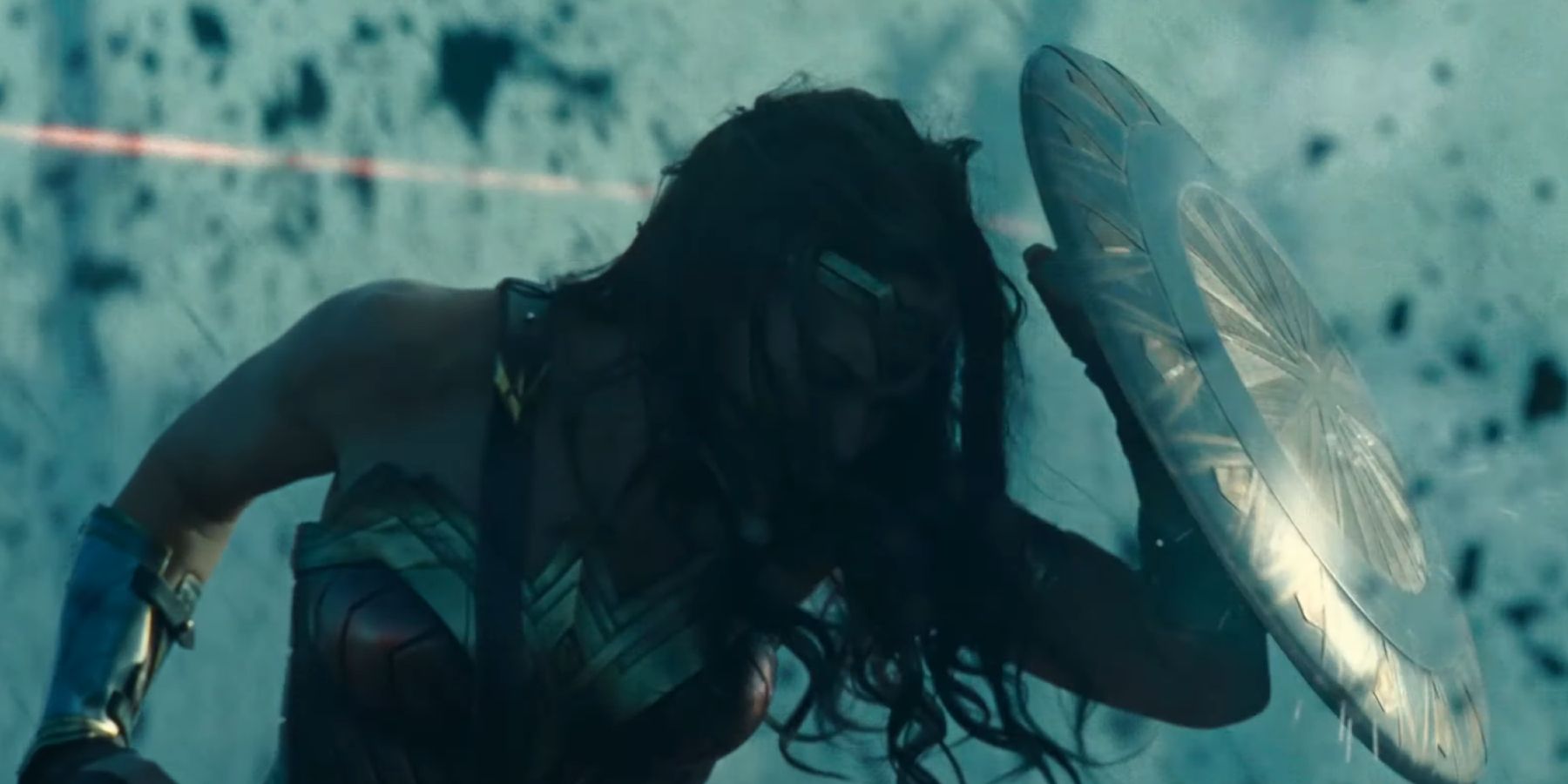 Wonder Woman taking the enemy fire in No Man's Land in Wonder Woman (2017)
