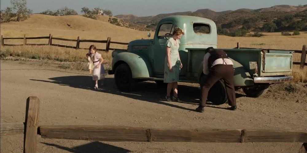 Bee runs into road in Annabelle Creation