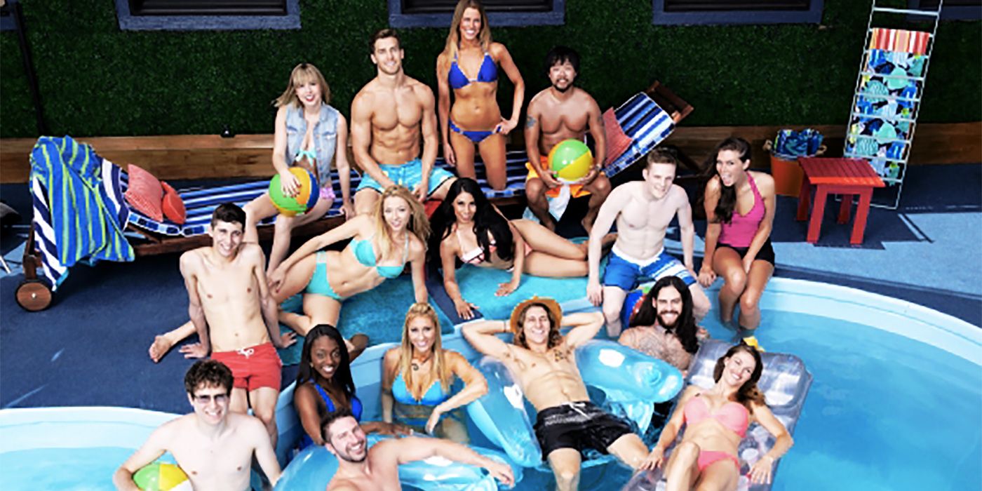 Big Brother season 17 cast all posing in or by the pool in the backyard