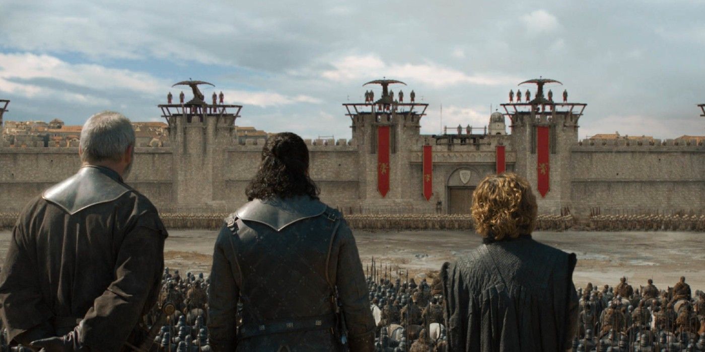John, Tyrion e o Onion Knight olham para Kings Landing 