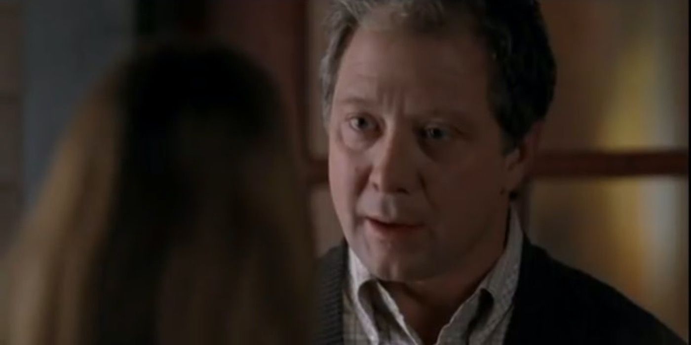 Meredith talking to her estranged father, Thatcher.