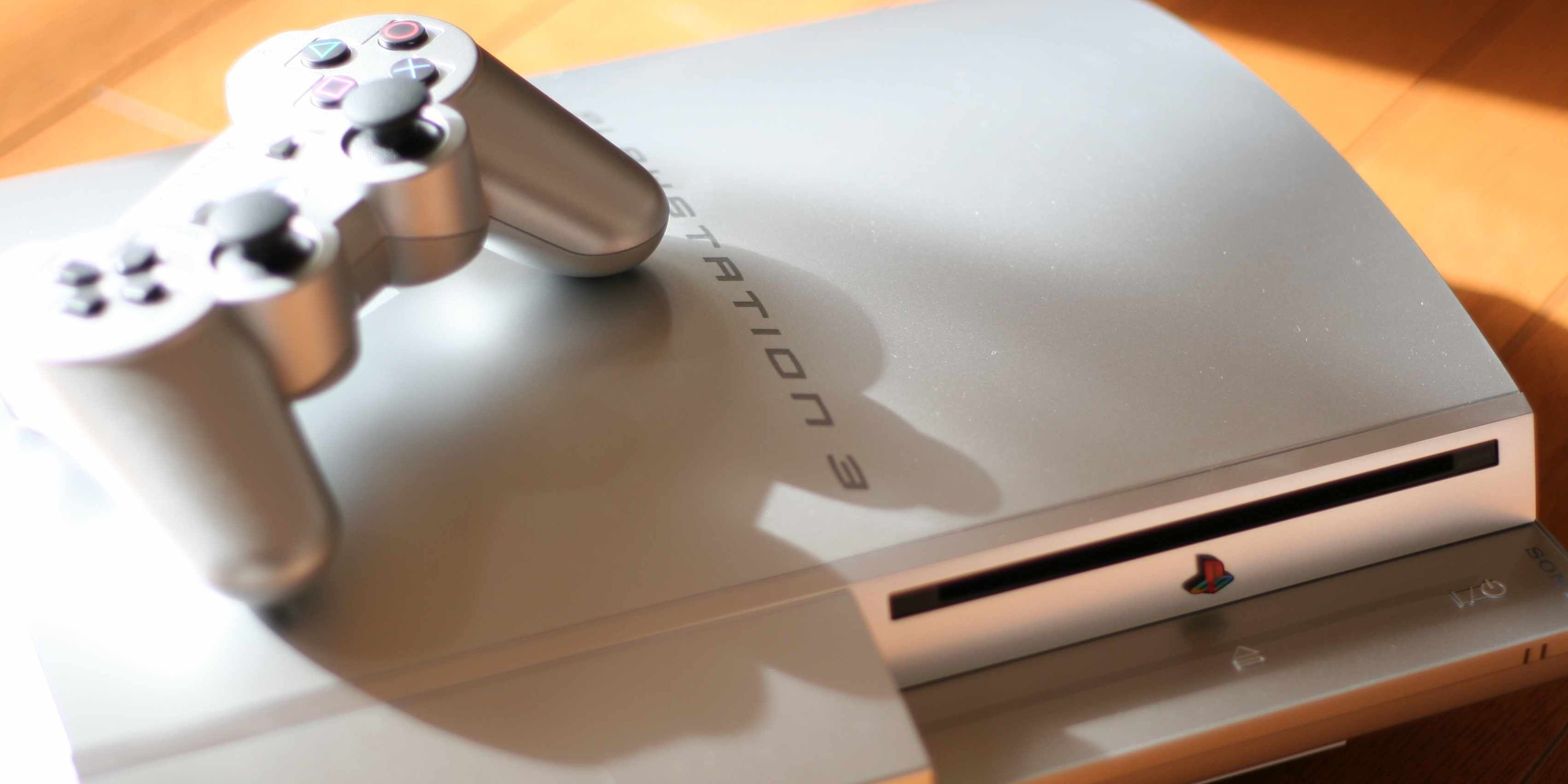 A picture of the white PS3