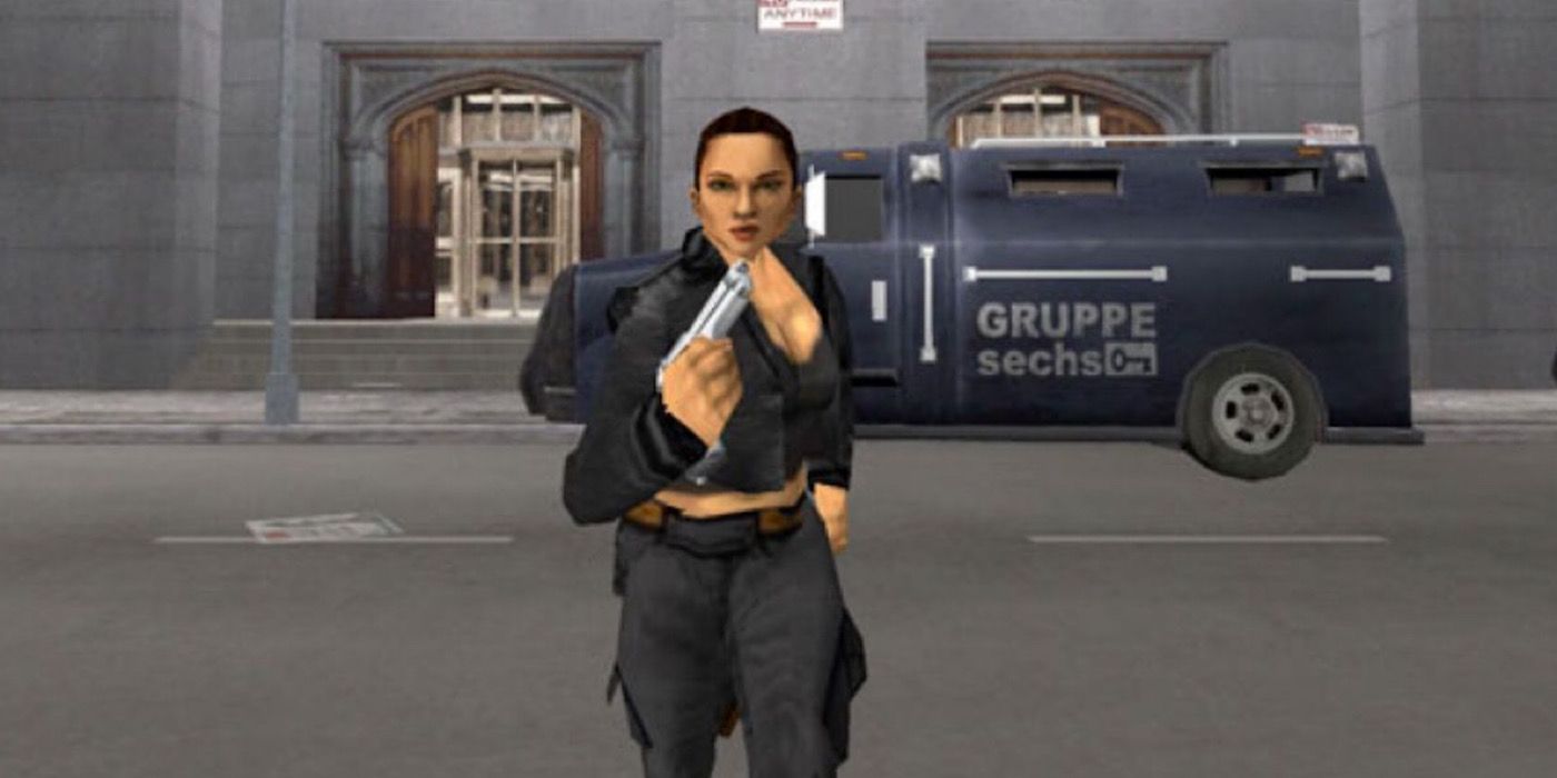 Catalina corre da cena de um crime carregando uma arma em Grand Theft Auto III