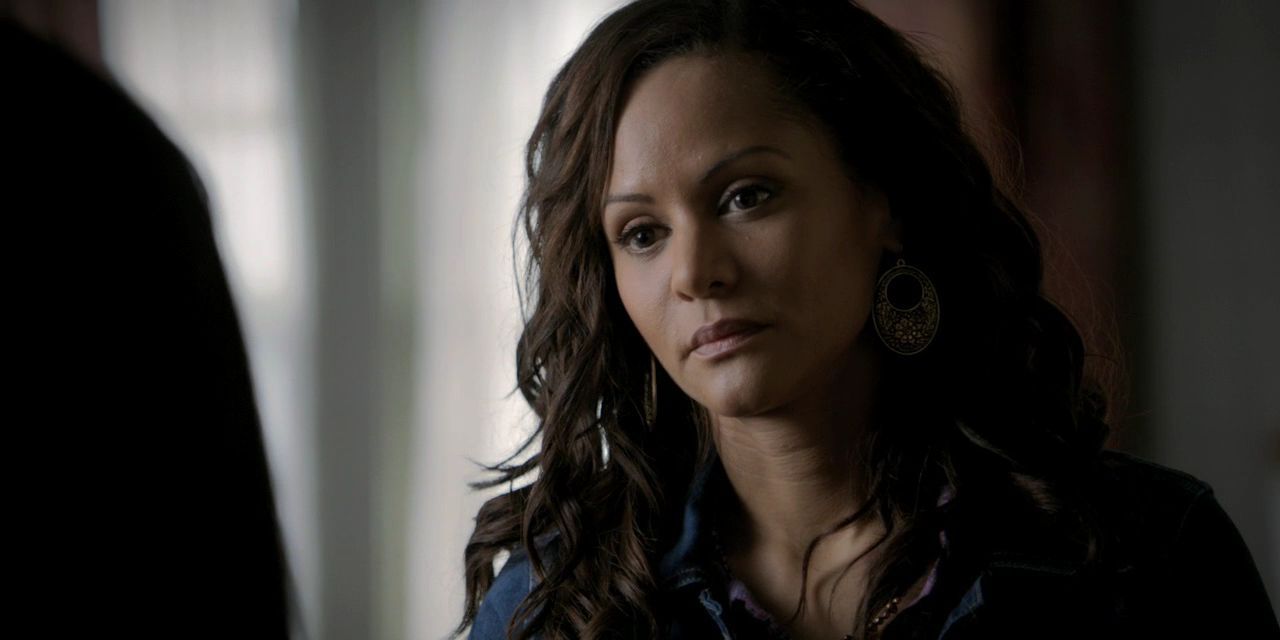 Abby Bennett looking serious in The Vampire Diaries.