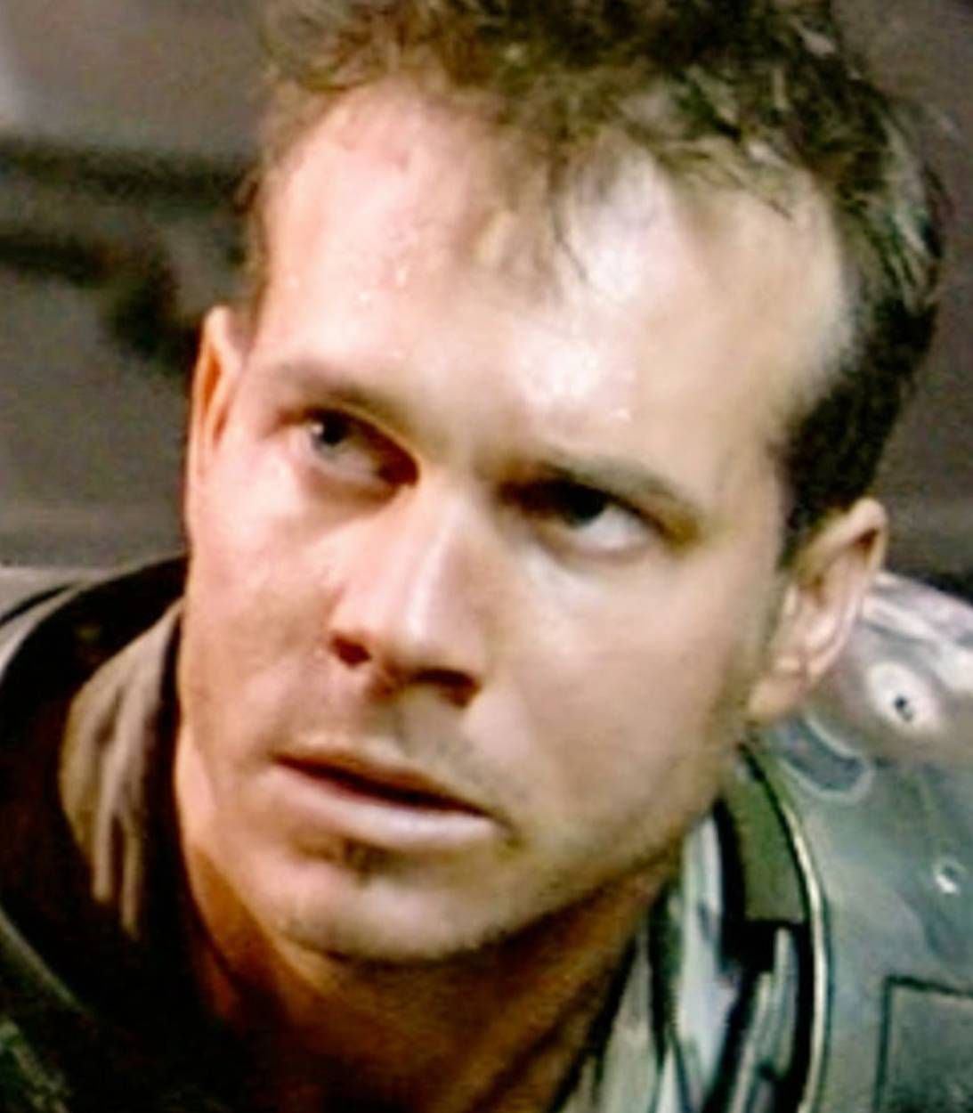 Bill Paxton as Hudson in Aliens pic vertical