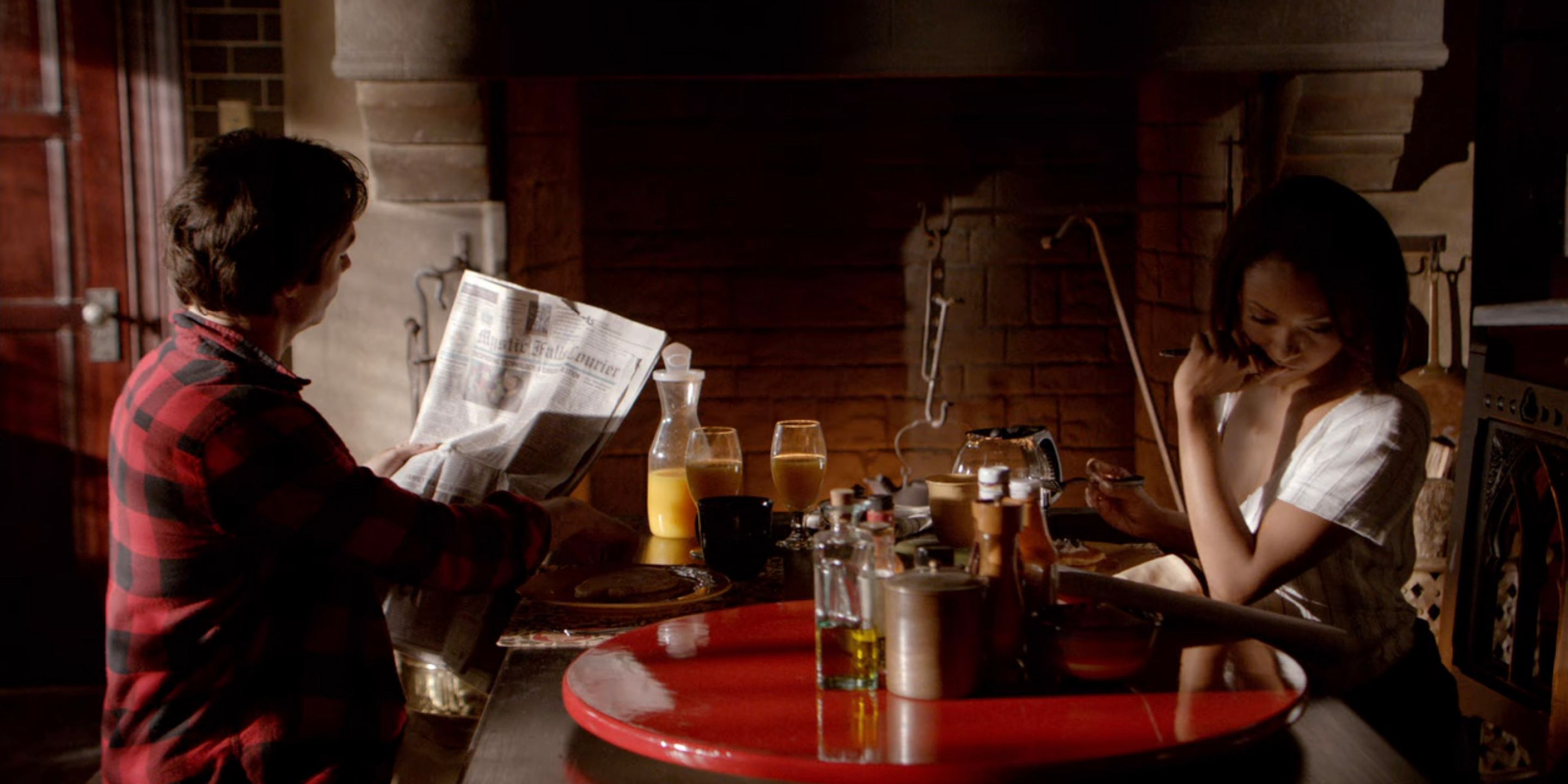 Damon and Bonnie eat breakfast in The Vampire Diaries.