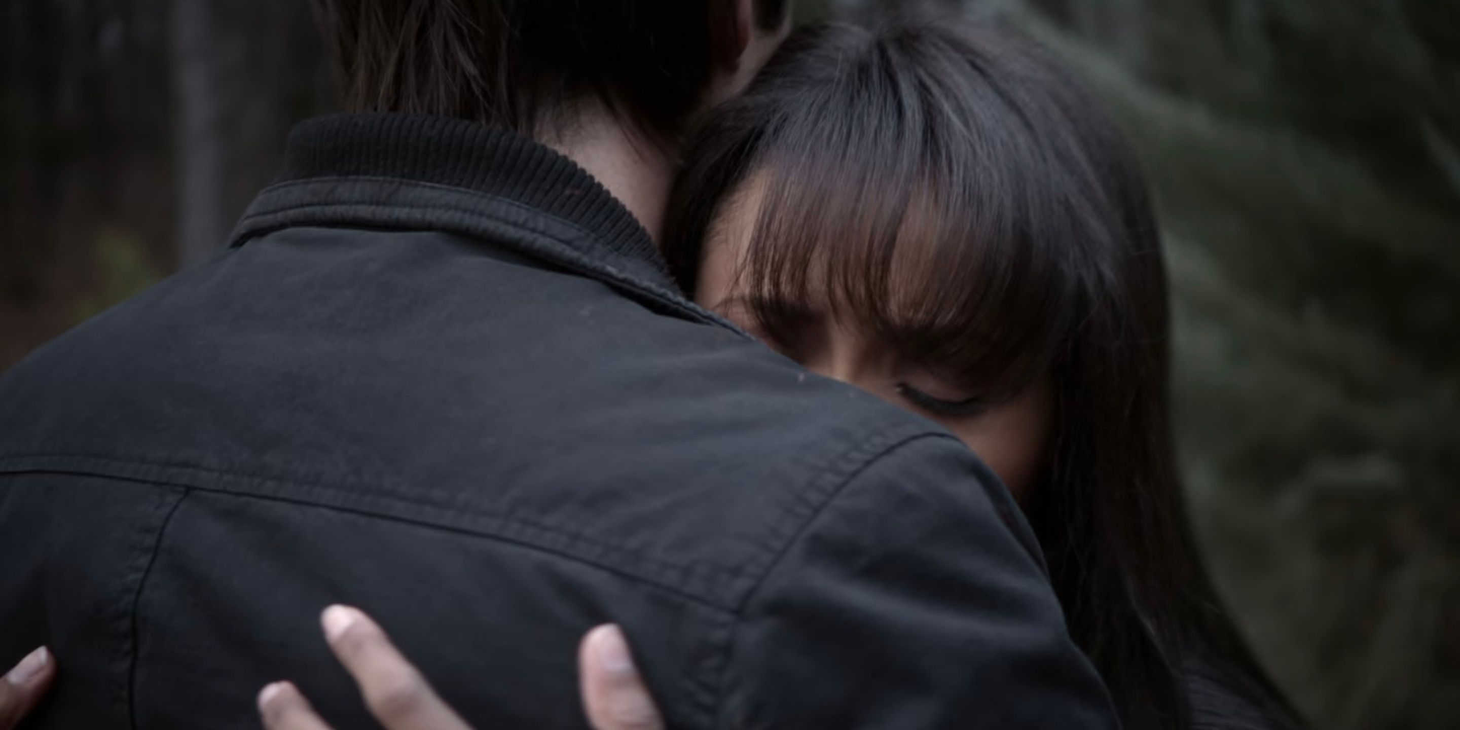 Bonnie hugs Damon in The Vampire Diaries.