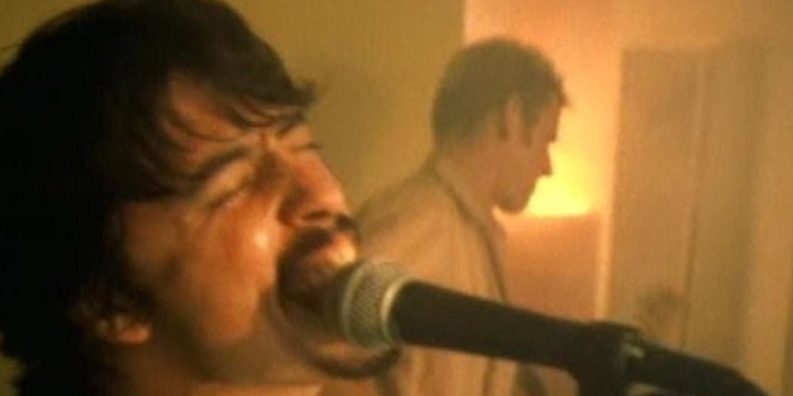 Dave Grohl singing My Hero in the music video 