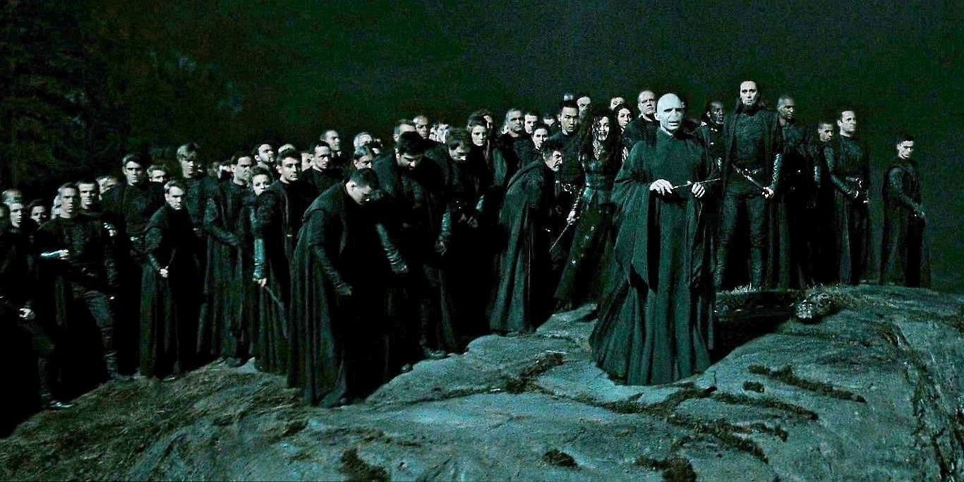 Death Eaters gather behind Voldemort Cropped