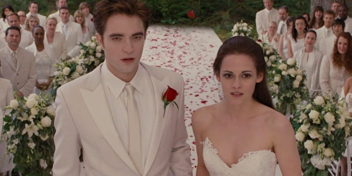 Edward and Bella at the altar in Bella's nightmare
