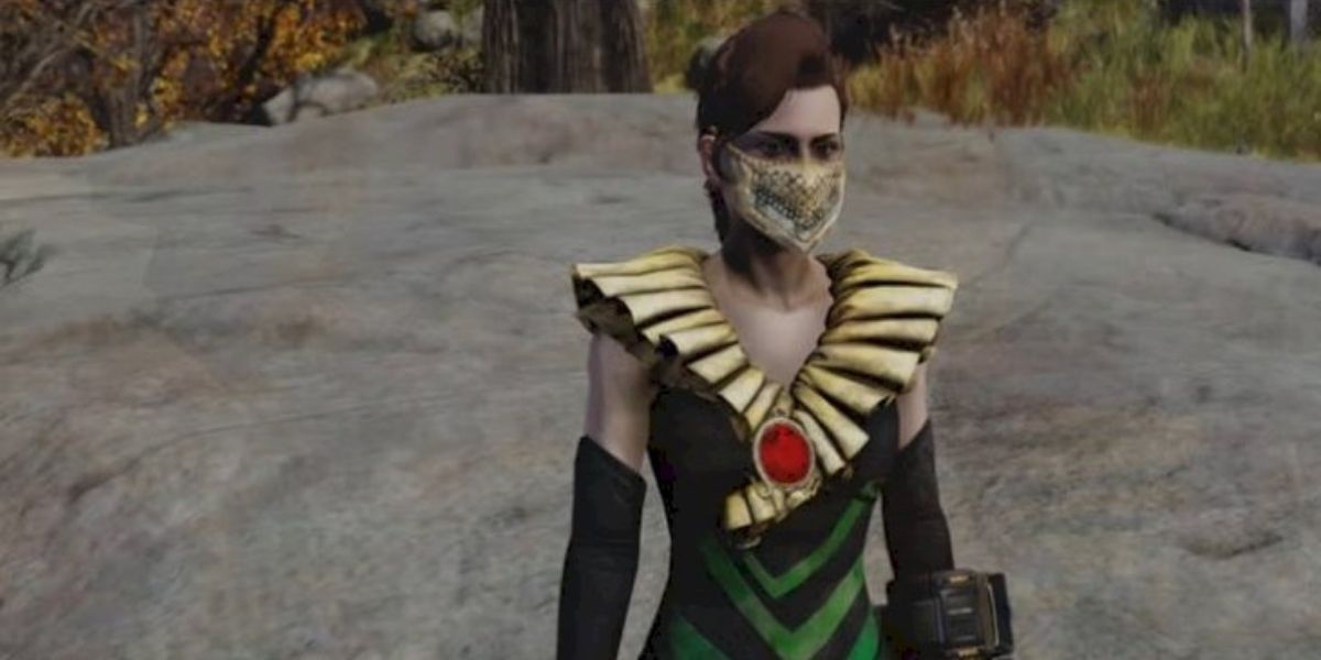 Female character wearing the garb of mysteries in Fallout 76