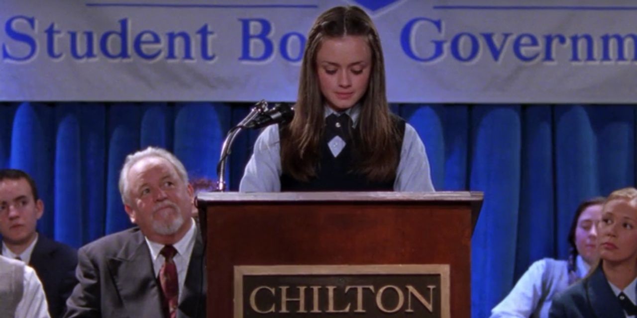 Rory Gilmore (Alexis Bledel) giving a speech in Gilmore Girls