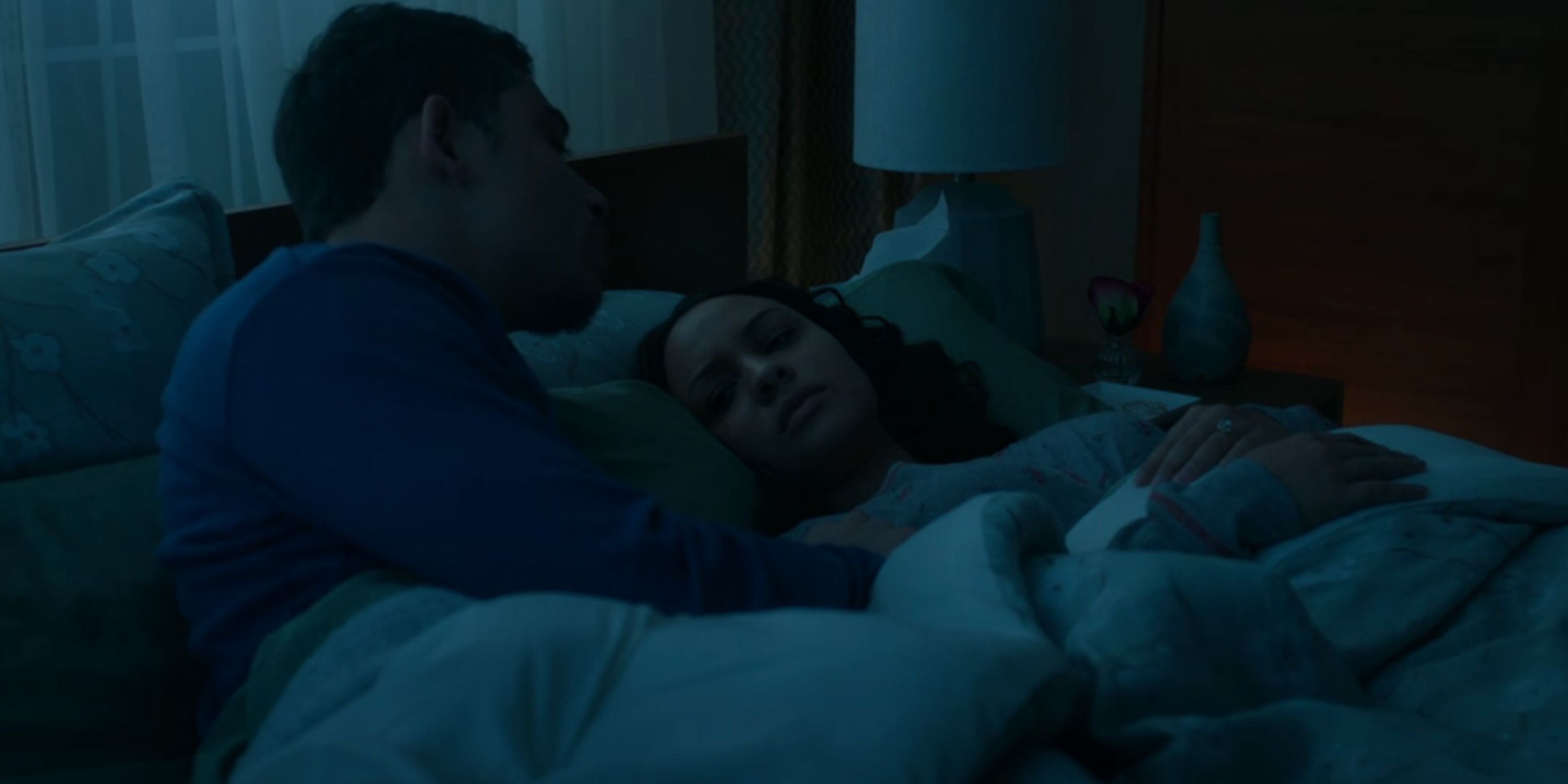 Anthony Ramos as Ramon Halla and Jasmine Cephas Jones as Beth Hall in Honest Thief