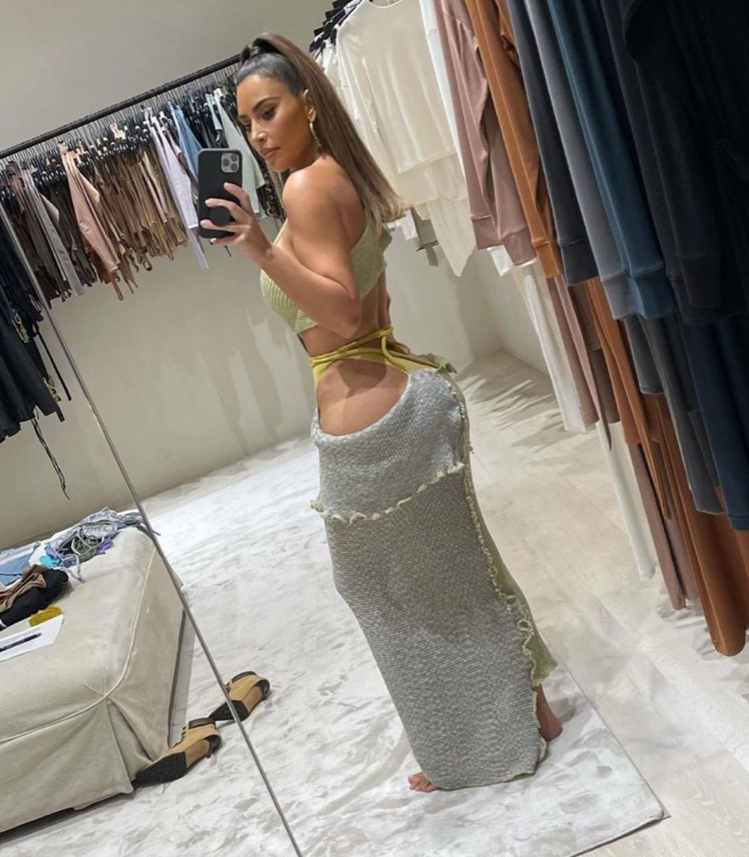 Kim -Outfits- Kanye West-Keeping Up With The Kardashians
