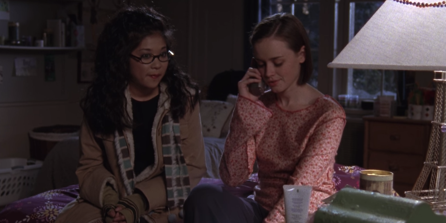 Lane and Rory in Rory's dorm at Yale on Gilmore Girls