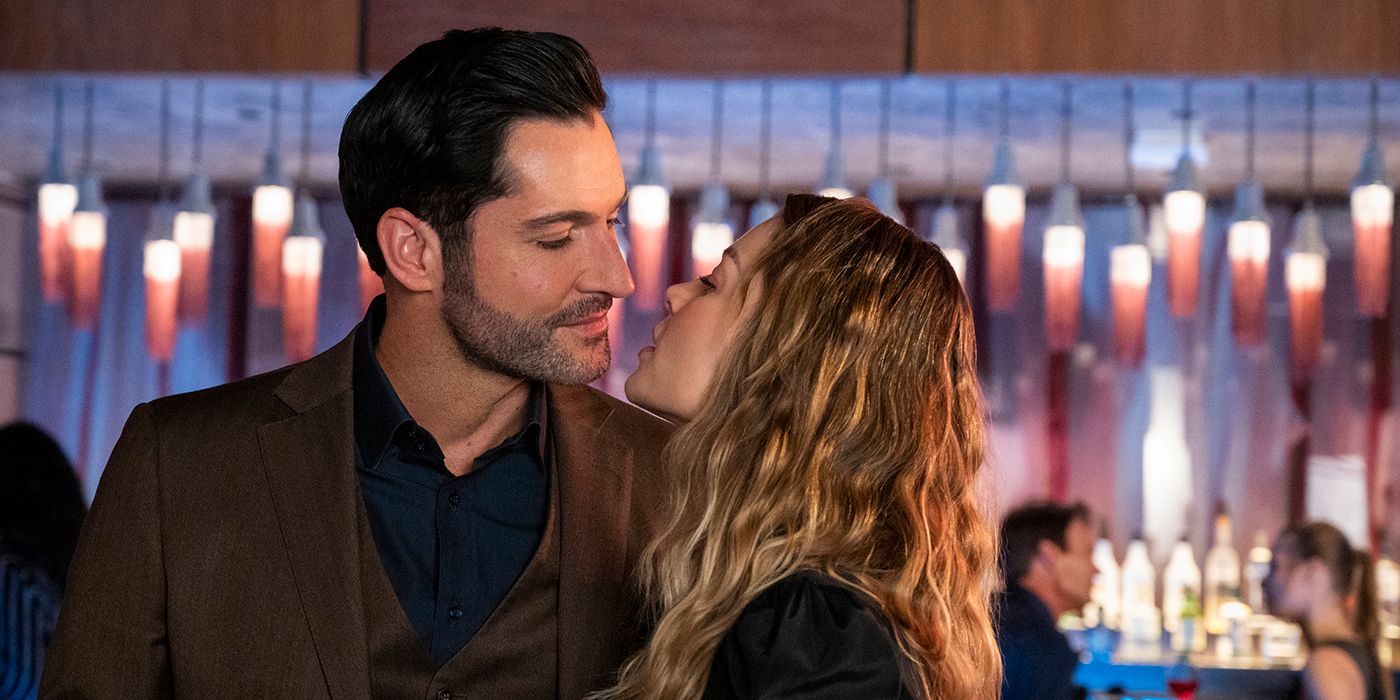 Lucifer and CHloe about to kiss