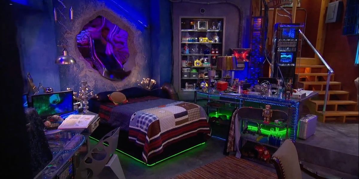 Max's slide leading to his room in The Thundermans