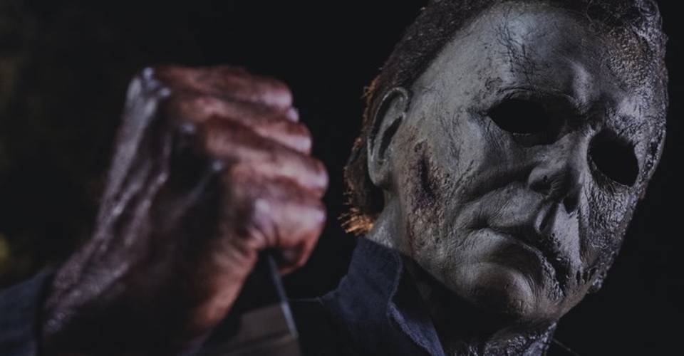 Halloween Kills Image Shows Michael Myers Burnt Mask Bloody Knife