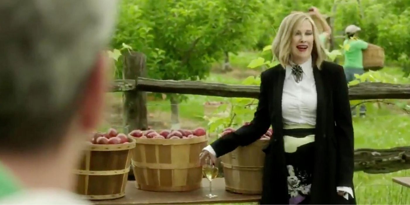 Schitt's Creek 10 Times The Cast Broke Character