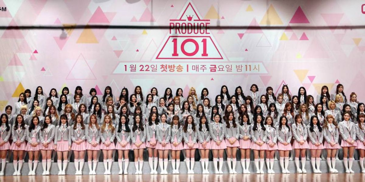 Female trainee contestants photo op in Produce 101