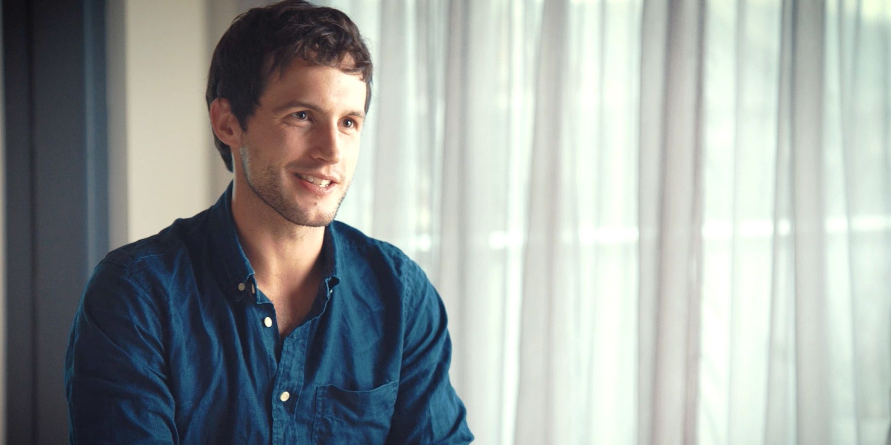 Rob Heaps como Ezra Bloom en la película 