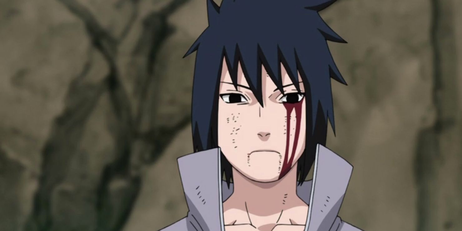 Sasuke Uchiha com um olho sangrando em Naruto: Shippuden