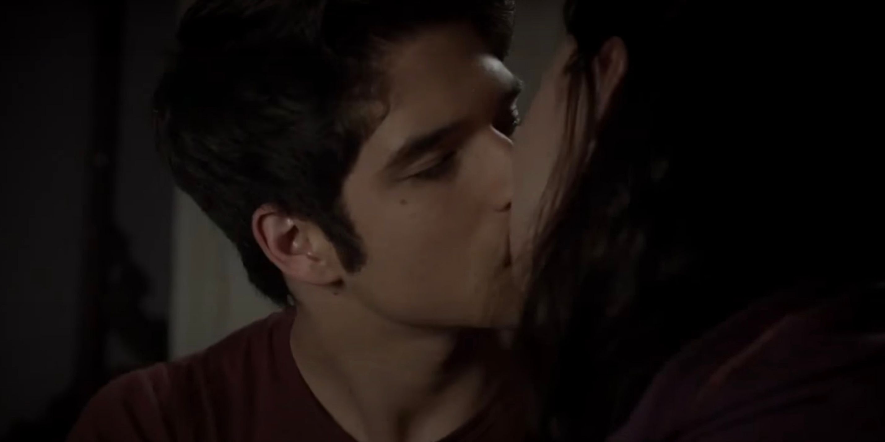 Scott and Allison kiss before they breakup in Teen Wolf.
