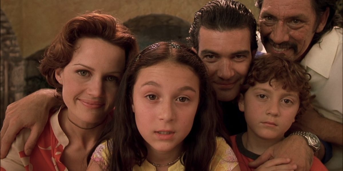 Carmen and Juni with their parents and uncle in Spy Kids