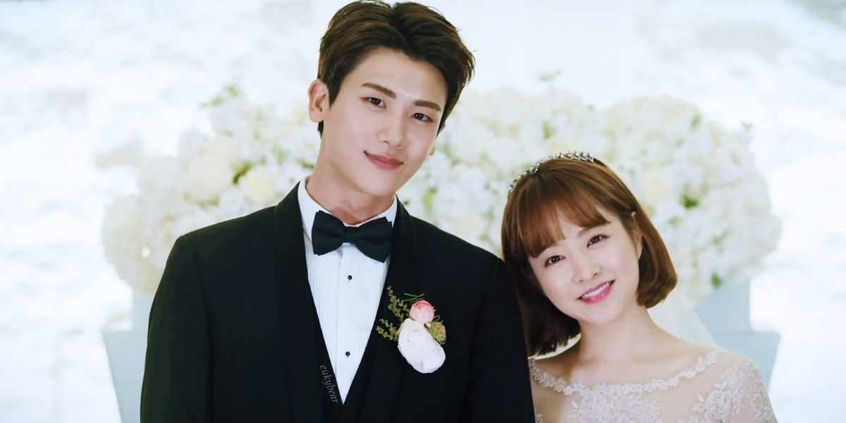 Bong-Soon and Min-Hyuk pose for wedding photo in Strong Woman Bong-Soon 