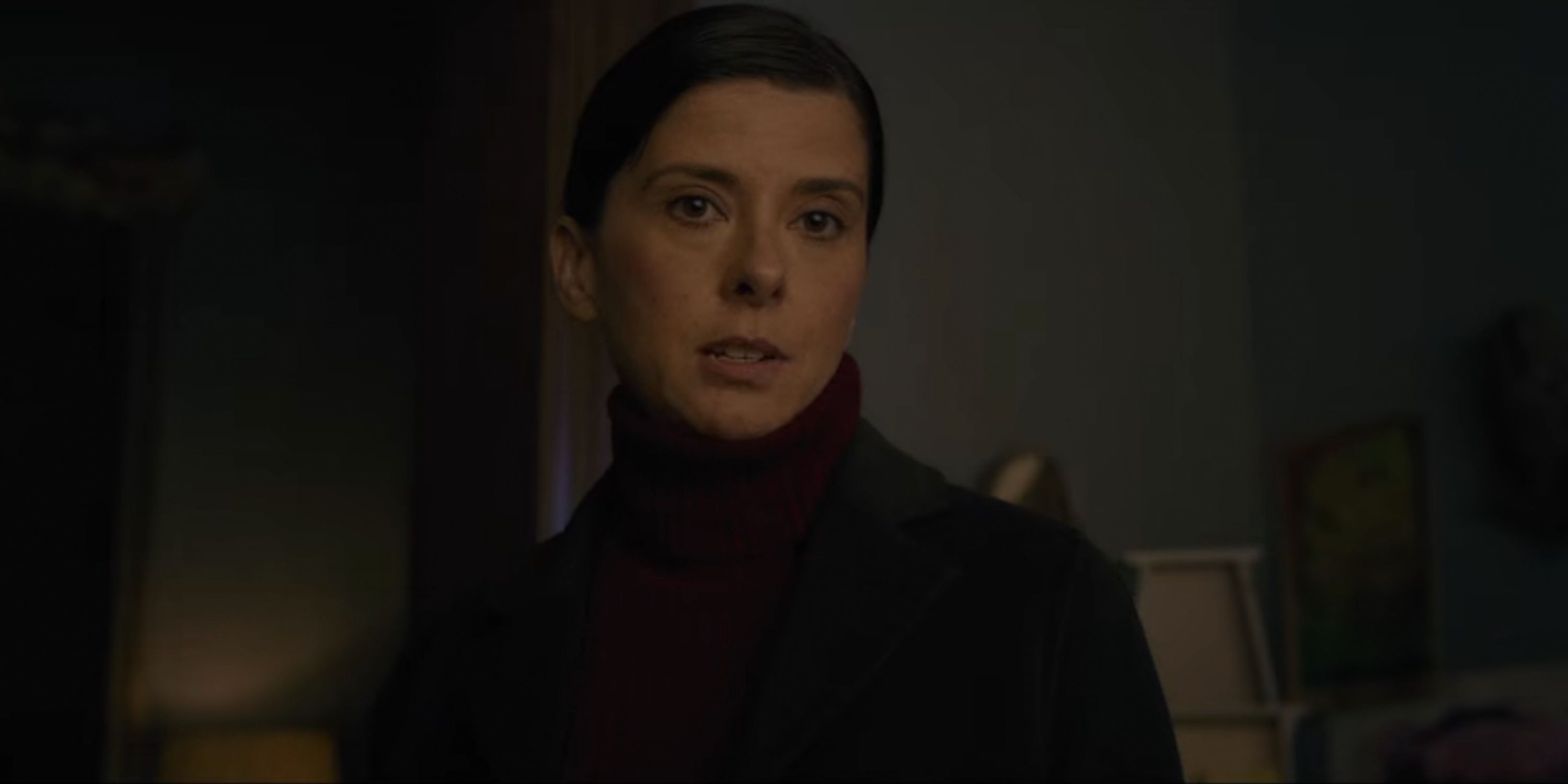 Jeanine Serralles as Detective Norelli in The Woman in the Window on Netflix