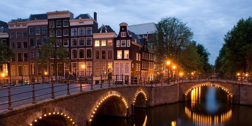 Amsterdamn canals at night
