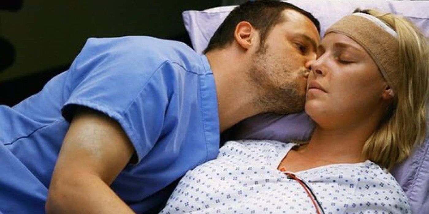 Alex kissing Izzie in Grey's Anatomy
