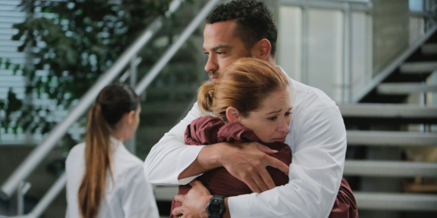 Jackson and April hugging at the hospital in Grey&rsquo;s Anatomy