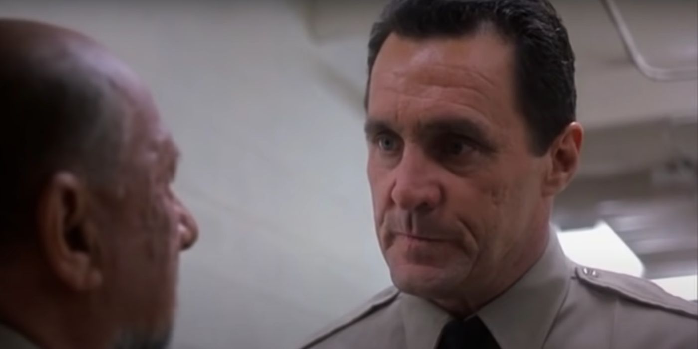 Sheriff Meeker talking to Dr. Loomis in Halloween 5